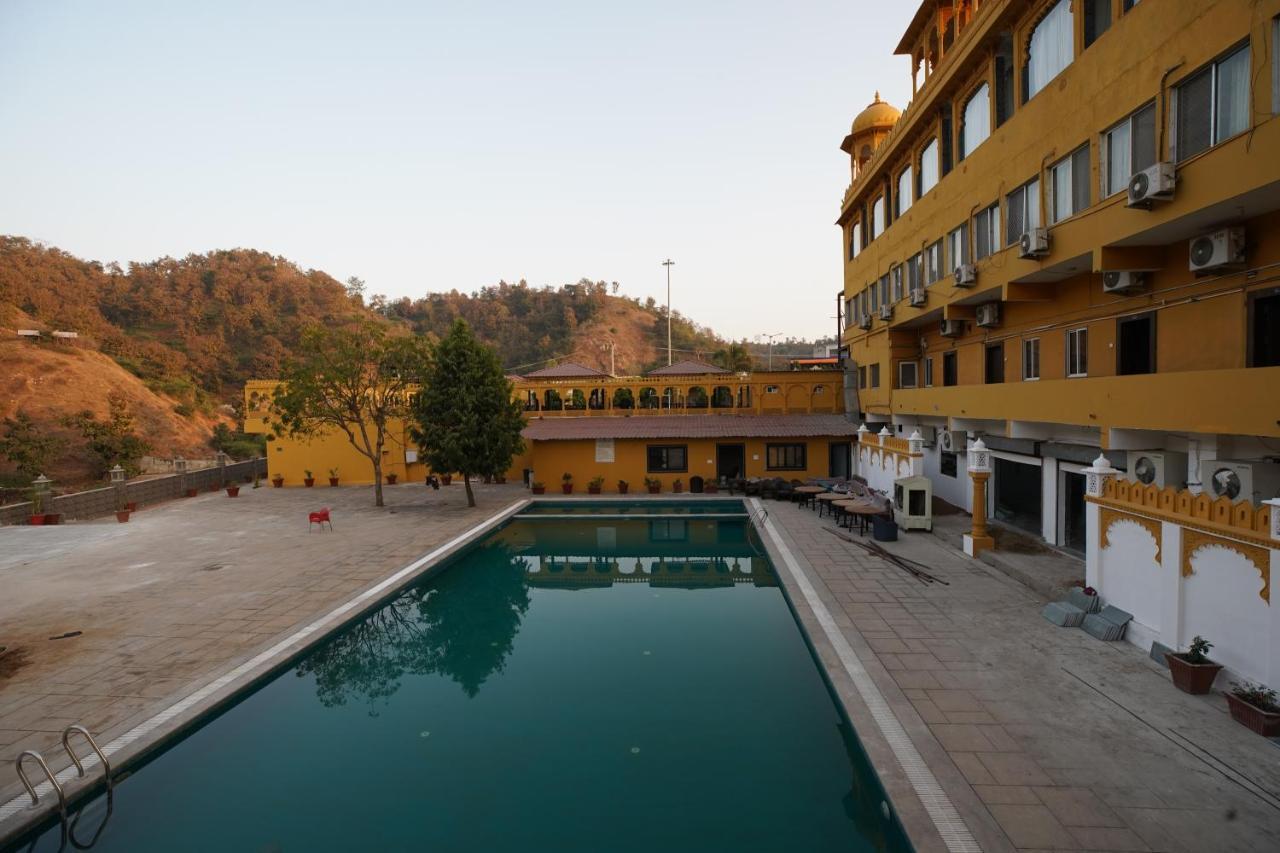 Hotel Rawla Ratanpur Bechiwāra Exterior foto